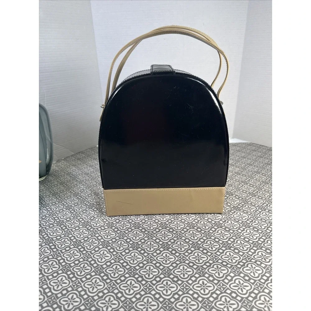 Vintage Beauty Makeup/Jewelry Hard Body Travel Case With Mirror. Snap Close.